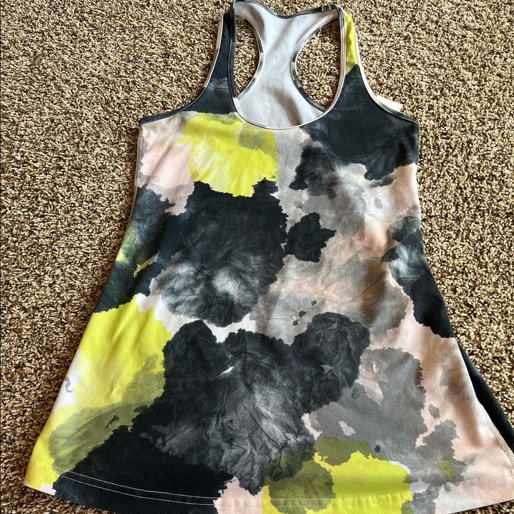 Lulu lemon tank top super cute print